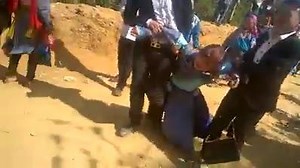 Forced Marriage in North Vietnam (January, 2016): Despite Hmong girl resisted and screamed, group of young Vietnamese people in Northern Vietnam has dragged her into the car to get married to a Vietnamese man who she never love.... Ép Hôn ở phía Bắc Việt Nam: Mặc cho cô gái người Hmong chống cự và la hét, đầu tháng 01 năm 2016, đám thanh niên người Việt ở phía Bắc Việt Nam vẫn lôi kéo cô gái vào xe làm đám cưới với người đàn ông Việt mà cô không thích..... | Vietnamese Beauty