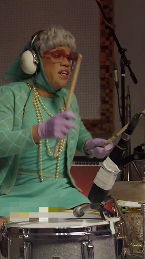 A rare clip of grandma Mildred ripping on The new Pee .Wee signature snare drum by Anderson .Paak!! Hit the link in bio and get them while you can!