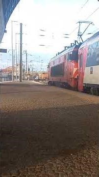 Interregional train from Porto Campanhã departing from Ermesinde to continue to Valença.