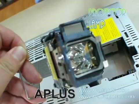 How to Replace a Projector Lamp (SONY VPL-CX21)?