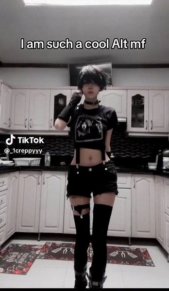 Discover the Cool Vibe of a Chill Alt Guy