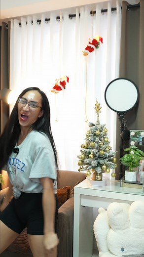 Let's Decorate for Christmas | Miss Deliciousness