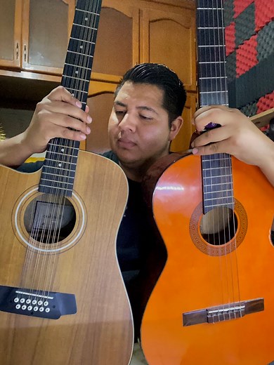 Diferencias de guitarra de 6 cuerdas y Docerola | Requintos y acordes