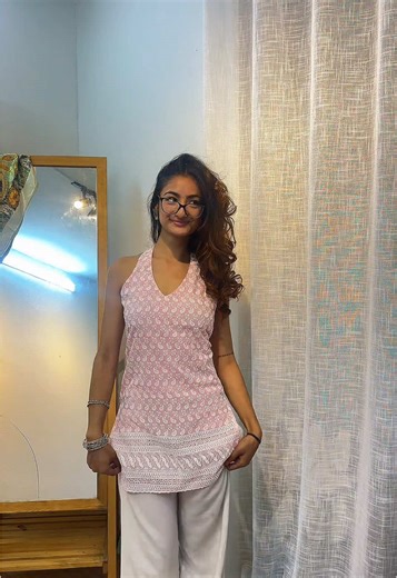 GRWM To feel like a dream. Kurthi named siya made up of chicken kati print, perfect for summer. . . . . . . . . . #fy #shortkurthi #desicore #clothingbrand #fabric