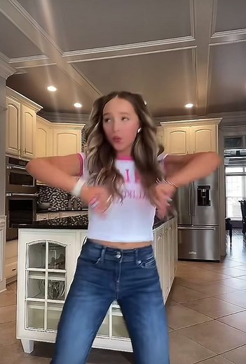 anyone wanna hang? 💞 #fyp #followme? #folow #blowup #goviral #lillyketchman