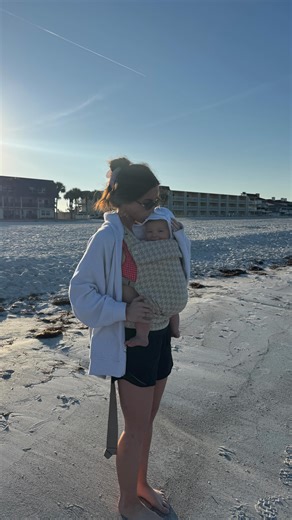 emma logsdon springer | online fitness coach on Instagram: "A question I get daily & the answer is so simple… i get to teach her how to love, cherish, & respect her body. I am the example. What i do, she will mirror. I love her too much to set any other example - she deserves a mom & role model that fights for their goals & treats their body like a temple 💛 If you are lost on where to start in your fitness journey, let’s do it together.. Baby Weighted: The Rebuild is on presale NOW!"