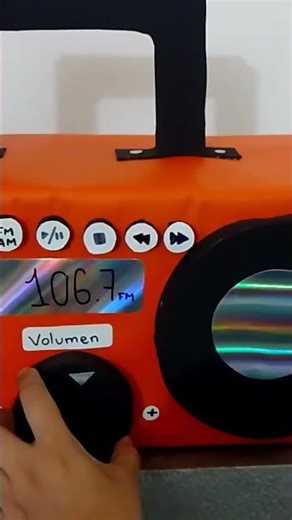 radio realizado con material reciclado y papelería #manualidades #hazlotumismo #radio