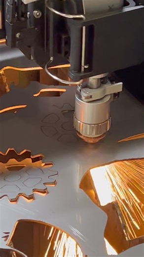 42K views · 159 reactions | ♻️ Don’t toss your metal scraps — they’ve got potential. Cut and transform leftovers into something epic with the xTool MetalFab. ⚙️✨  Tap the link to explore more ways to create with MetalFab: https://social.xtool.com/4muYGnf #xTool #xToolMade #xToolMetalFab #DIYProjects #CNCcutting #Metalworking #MakerTools #MakersGonnaMake | xTool | Facebook
