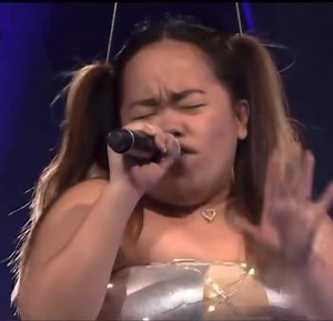 Human chandelier | Naloko Na