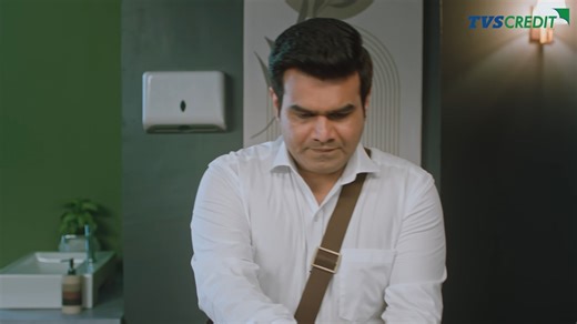 Why deal with stacks of paperwork? Our #TwoWheelerLoans are paperless, so you can focus on the road ahead. Click here to apply: https://bit.ly/3XFiaeH #TVSCredit #TwoWheelerLoans #PaperlessLoans #FantasticFive தமிழில் பார்க்க, இங்கே கிளிக் செய்யவும்: https://youtu.be/jBOEfV1hyWo ಕನ್ನಡದಲ್ಲಿ ವೀಕ್ಷಿಸಲು, ಇಲ್ಲಿ ಕ್ಲಿಕ್ ಮಾಡಿ: https://youtu.be/0cKf7Ndgttc తెలుగులో చూడటానికి, ఇక్కడ క్లిక్ చేయండి: https://youtu.be/_0WEBUlSKyY বাংলায় দেখতে এখানে ক্লিক করুন: https://youtu.be/-eD3keIt7Og *Terms and Conditio