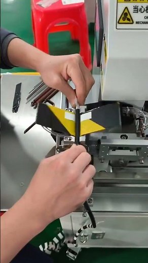 Professional labeling equipment for round bar products – Folding labeling machine.#labelingmachine