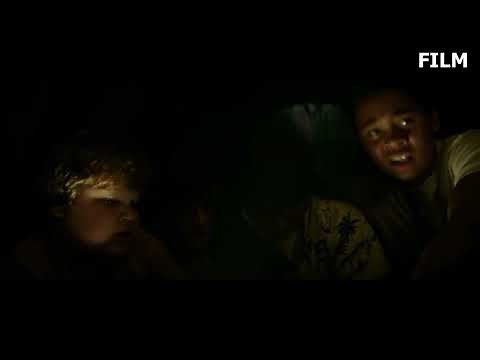 IT CHAPTER 1 (2017):Stanley Gets Attacked By The Flute Lady