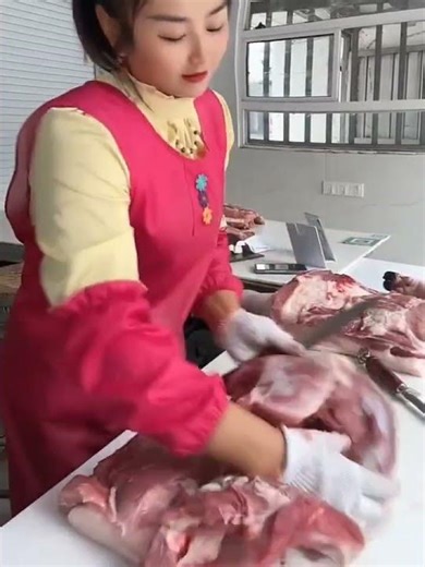 Pig Butchery Process 🐷 Fast & Clean Knife Work. ep117 #Cooking #shorts @FoodisFoodie