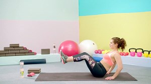 Try this one easy move to tighten your abs | Refinery29