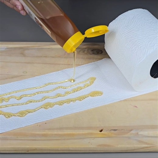 87K views · 649 reactions | Il suffit de mettre du miel sur du papier toilette et vous serez étonné du résultat ! | Espiritual Frases - Jhone | Facebook