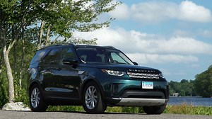 2017 Land Rover Discovery Review: Is Beauty Only Skin-Deep?