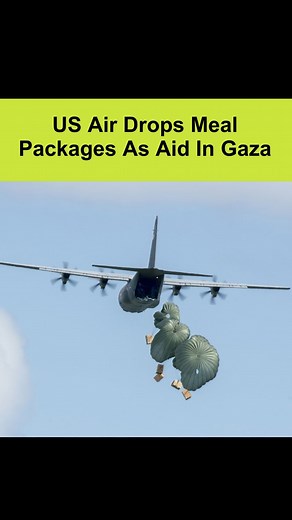 15K views · 260 reactions | The inaugural airdrop of aid for Gaza by the US saw over 30,000 meals parachuted from three military planes. This joint effort involved coordination with the Jordanian air force, as announced by the US Central Command. . . . #gaza #us #parachutes #militaryplanes #jordan #airforce | Briefly | Facebook