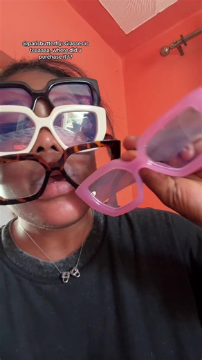 How To Look Good With Glasses: Simple Style Tips
