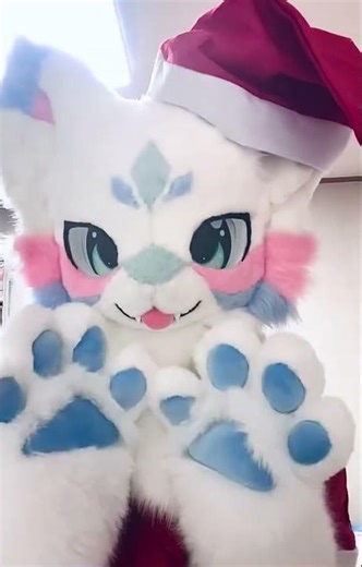 龙兽人宠物卖萌用爪子对着你乱抓想跟你玩游戏