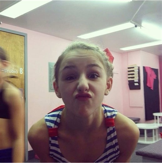 Chloé Lukasiak's Adorable Chlobird Moments