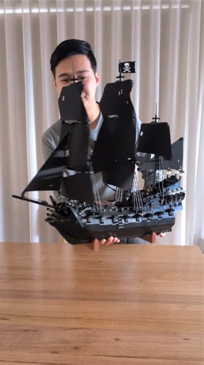 Quick fix to make the sails of the 2025 Black Pearl look curvier! There's probably a lot more you can do, but if you just remove some Technic sections from each mast, and slightly lower them, the sails curve a bit more if you don't like the straight look. Special thanks to LEGO for sending this review copy over. #lego #potc #legopirates #rlfm #10365 #reviews #afol #legos | Jay's Brick Blog