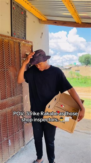 Strike Rakabe: Komedie met Thapelo en Mawila