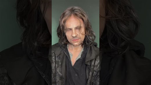 Aragorn from Lord of the Rings depicted in detailed cosplay