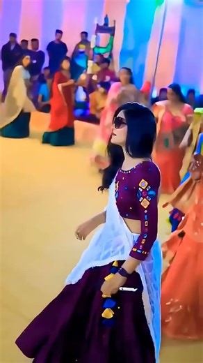 😍 ગીતા રબારી એ કર્યા લાઈવ પ્રોગ્રામ માં ગરબા kinjaldave geetarabari gujaratisinger