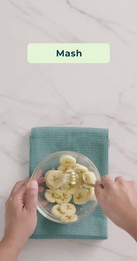 Homemade baby food: Banana puree