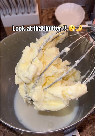 Easy Homemade Butter Recipe with Heavy Cream