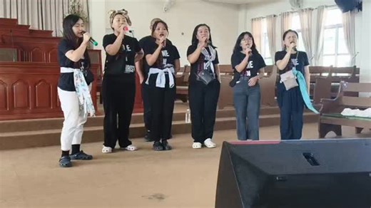 One in Christ (Official) on Instagram: "Khaw danga program nei tura zin chhuah hi chuan thlen hmimhlawl te hian Sound check neih nghal te hi a ṭul ṭhin. Tun ṭumah pawh hian Sumo dress zawng zawng leh motor rui hmêl phak zet zet te nen kan han en nghal chúng chúng a nih hi...😅"