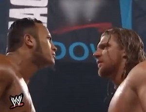 Triple H vrs The Rock con Shawn Michaels de referee. | TD Más