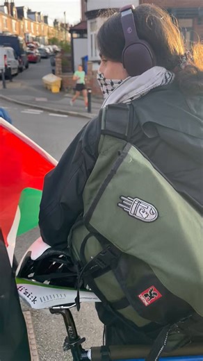 @AngelaRayner Hi Angela. Can you do something about the Jew Hunts then? Because the @syptweet won’t. Here they are hunting the addresses of Jews or supporters of Jews in Meersbrook Sheffield. Stop saying words. Start doing things.