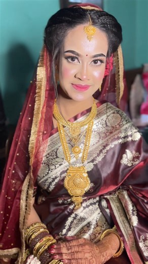 Maria’s Makeover জাদু জানে 🤭 Booking for inbox us #makeupartist #makeup #boguracity #foryoupage #bridal #royal #homeservices #beauty #bride #mariasmakeover #redbride | Maria's Makeover