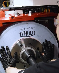 Installing a Tyrolit Grinding Wheel on the Studer S41 Tyrolit Group Blaser Swisslube UNITED GRINDING | Titans of CNC Machining