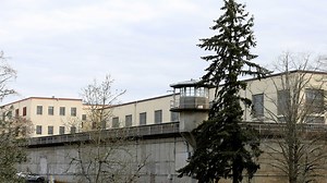 Judge orders Oregon to offer prison inmates COVID-19 vaccines immediately