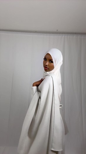 Stylish Winter Abaya Trends for Mecca