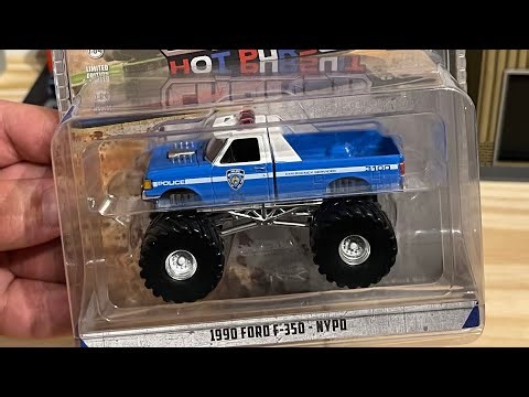 Greenlight NYPD 1990 Ford F-350 Monster Truck 1/64 Scale