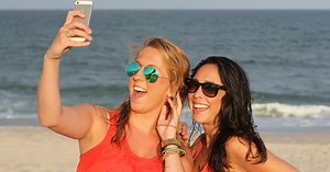 Teens in US and Japan Admit to Phone Addiction