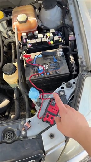 When your power windows won’t move or your wipers suddenly stop, don’t panic or rush to a mechanic 😅 Most of the time it’s just a bad fuse or relay! This tester makes it super easy—connect to the battery, check whether it’s a 4-pin or 5-pin relay, pop it into the right slot, select the setting and boom ✅ In seconds you’ll know which part is good and which one is the culprit 🟢🛑 It costs less than replacing a relay, helps you avoid unnecessary repairs🙌 Grab it before it sells out! 🔥 | Fountai