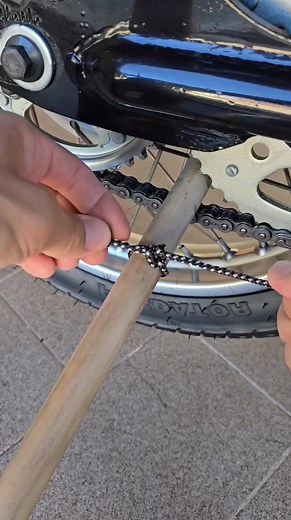 Chain spooked engine modifying.. ✅✅ #foryoupagereelsyouシfbreelsfypシ゚viralfbreelsfypシ゚viral #fbviralpost2025シ #foryouシpageeelsfypシ゚viral #2025reelsviralシfypシ゚viralシ #1millionviewsا #100k #100MillionViews #1m #100kfollowers #1millionviews | BD Communication Bike Repairing & Modified