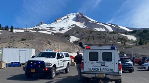Daring helicopter rescue saves injured climber from top of Oregon's Mount Hood