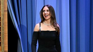 Alison Brie Slaying In Stylish Outfits