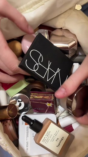 Calming Makeup Rummaging ASMR for Relaxation