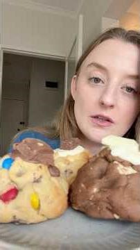 Trying MASSIVE cookies