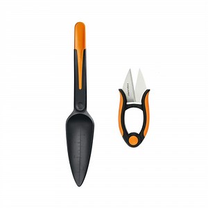Fiskars 2-Piece Garden Tool Set with Seeding Planting Trowel and Garden Snips 1077773