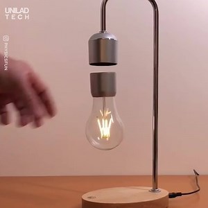 The levitating lamp is so sick! 💡 Physicsfun | UNILAD Tech