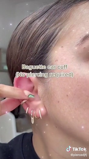 Do u know how to build fake earrings style 😎#piercing #fakepiercings #jewelrytok #fashion #painlesspiercings #earrings #afordablefashion #fyp