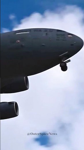 C-17 Globemaster takes off at close range #c17globemaster #usairforce