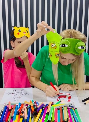 3 Marker Challenge 🎄🥴😬 #3markerchallenge #shorts #drawing #threewikifamily